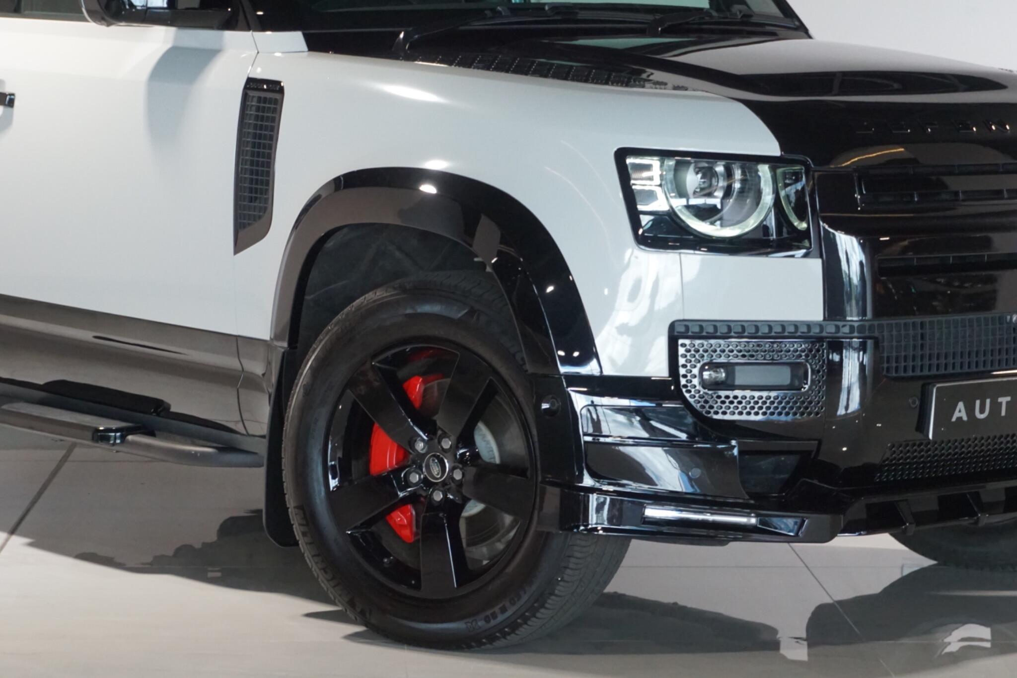 Land Rover Defender 90 3.0 D300 MHEV X-Dynamic HSE Hard Top SUV 3dr Diesel Auto 4WD SWB Euro 6 (s/s) (300 ps)